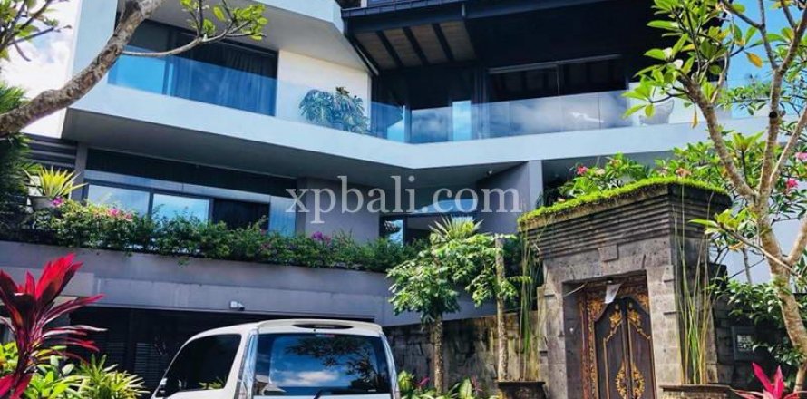 3 bedrooms Villa in South Kuta, Badung, Indonesia No. 7901