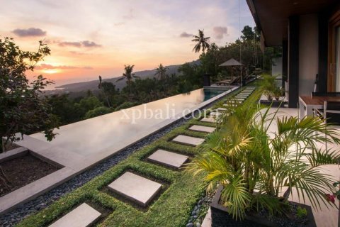 5 bedrooms Villa in Indonesia No. 7898