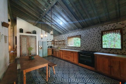 4 bedrooms Villa in South Kuta, Badung, Indonesia No. 11545 14
