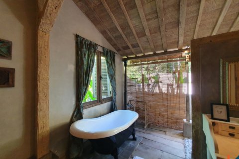 4 bedrooms Villa in South Kuta, Badung, Indonesia No. 11545 4