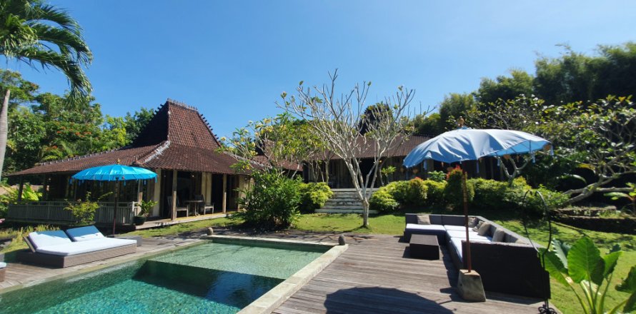 4 bedrooms Villa in South Kuta, Badung, Indonesia No. 11545