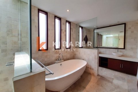 4 bedrooms Villa in Munggu, Mengwi, Badung, Indonesia No. 13068 11