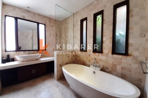 4 bedrooms Villa in Munggu, Mengwi, Badung, Indonesia No. 13068 16
