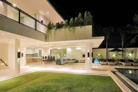 3 bedrooms Villa in Seminyak, Badung, Indonesia No. 10693 2