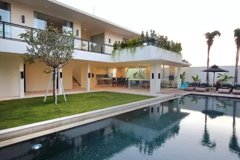3 bedrooms Villa in Seminyak, Badung, Indonesia No. 10693 5