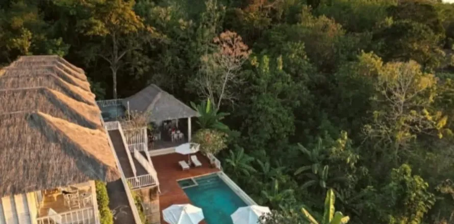 8 bedrooms Villa in Nusa Penida, Klungkung, Indonesia No. 10696