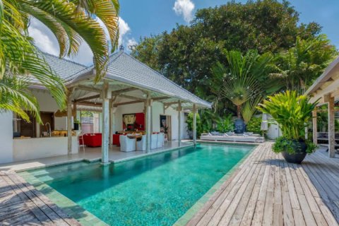 4 bedrooms Villa in Seminyak, Badung, Indonesia No. 10461 9