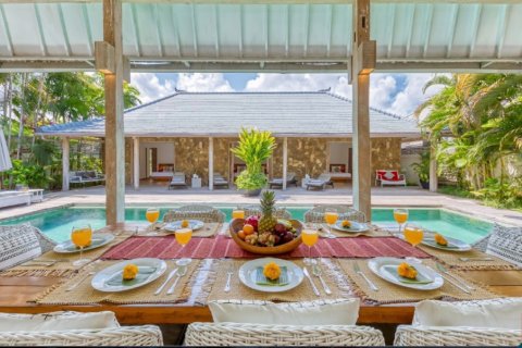 4 bedrooms Villa in Seminyak, Badung, Indonesia No. 10461 19