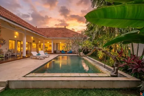 3 bedrooms Villa in Ungasan, Badung, Indonesia No. 10460