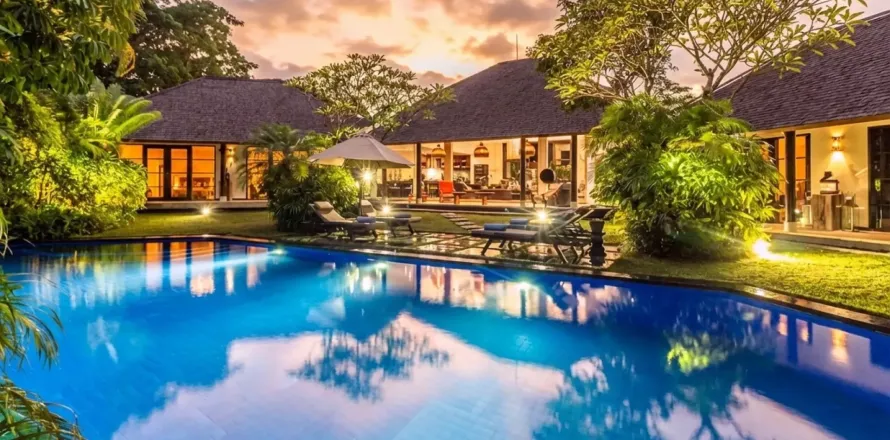 4 bedrooms Villa in Badung, Indonesia No. 10462