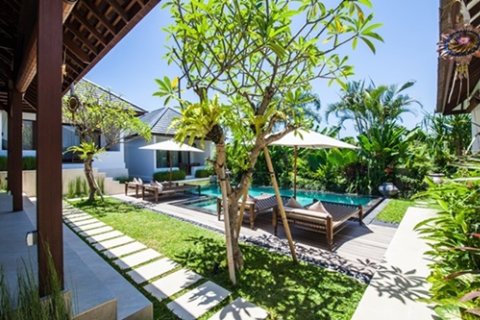 9 bedrooms Villa in Canggu, Badung, Indonesia No. 11610 17