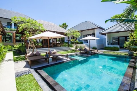 9 bedrooms Villa in Canggu, Badung, Indonesia No. 11610 15