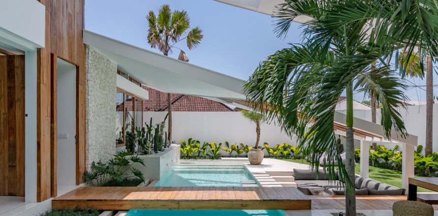 4 bedrooms Villa in Canggu, Badung, Indonesia No. 11514