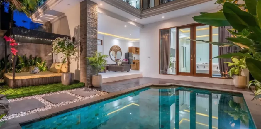 3 bedrooms Villa in Kuta, Badung, Indonesia No. 10329