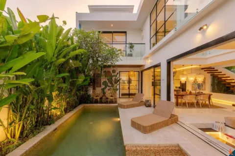 3 bedrooms Villa in Kerobokan, Badung, Indonesia No. 10239