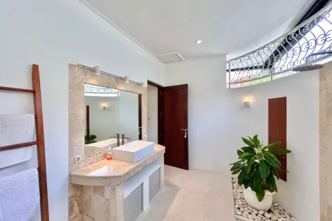 3 bedrooms Villa in Tibubeneng, Badung, Indonesia No. 10242 11