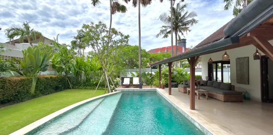 3 bedrooms Villa in Tibubeneng, Badung, Indonesia No. 10242