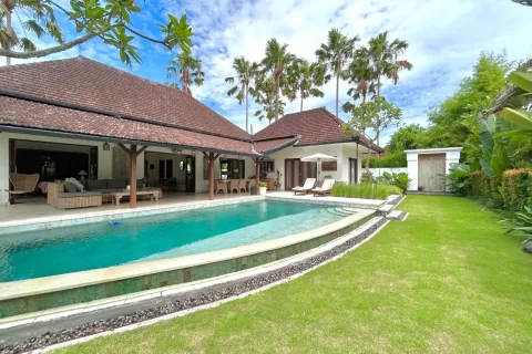 3 bedrooms Villa in Tibubeneng, Badung, Indonesia No. 10242 3