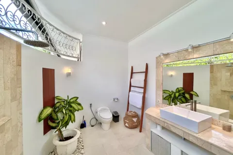 3 bedrooms Villa in Tibubeneng, Badung, Indonesia No. 10242 12