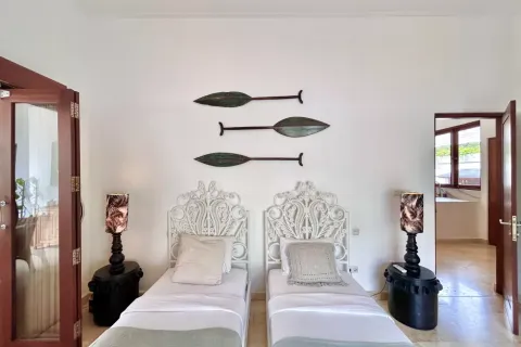 3 bedrooms Villa in Tibubeneng, Badung, Indonesia No. 10242 9