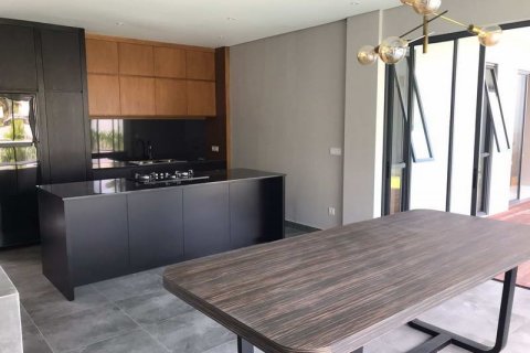 Вилла с 4 спальнями в Южная Кута, Бадунг, Индонезия № 7782 3
