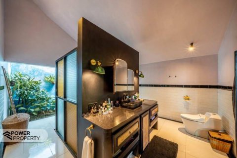 3 bedrooms Villa in South Kuta, Badung, Indonesia No. 8665 5