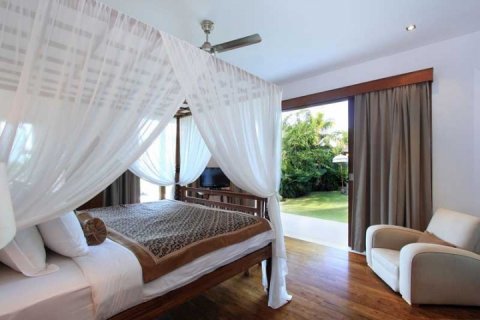 6 bedrooms Villa in South Kuta, Badung, Indonesia No. 879 11