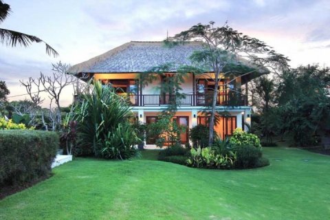 6 bedrooms Villa in South Kuta, Badung, Indonesia No. 879 2