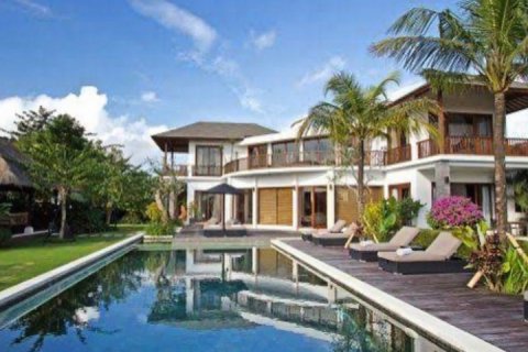 6 bedrooms Villa in South Kuta, Badung, Indonesia No. 879 26