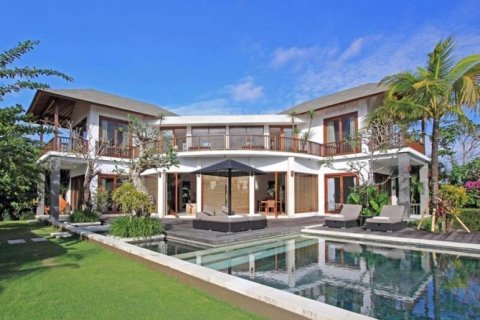 6 bedrooms Villa in South Kuta, Badung, Indonesia No. 879 4