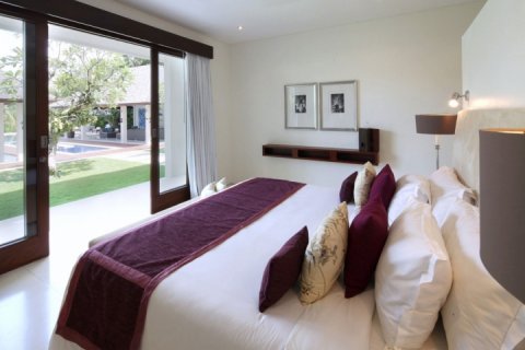 3 bedrooms Villa in Canggu, Badung, Indonesia No. 883 25