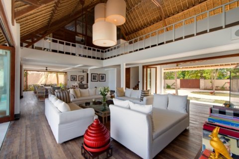 Вилла с 4 спальнями в Nusa Lembongan, Клунгкунг, Индонезия № 878 4