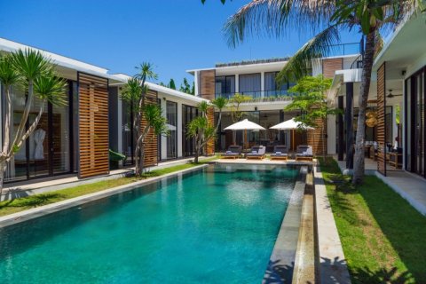 Вилла с 4 спальнями в Canggu, Бадунг, Индонезия № 882 3