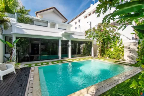 3 bedrooms Villa in Canggu, Badung, Indonesia No. 10886