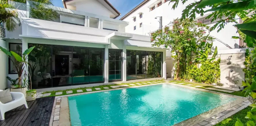 3 bedrooms Villa in Canggu, Badung, Indonesia No. 10886