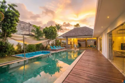 3 bedrooms Villa in Kerobokan, Badung, Indonesia No. 10262