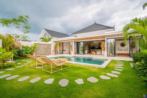 2 bedrooms Villa in Kerobokan, Badung, Indonesia No. 10361