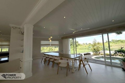 5 bedrooms Villa in Canggu, Badung, Indonesia No. 7652 13