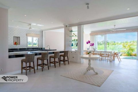 5 bedrooms Villa in Canggu, Badung, Indonesia No. 7652 6
