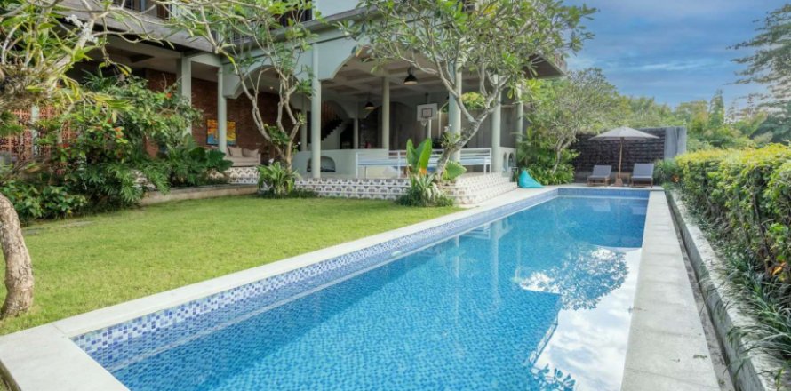 6 bedrooms Villa in South Kuta, Badung, Indonesia No. 8336