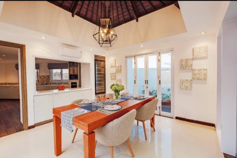 Вилла с 3 спальнями в Nusa Dua, Бадунг, Индонезия № 8337 4