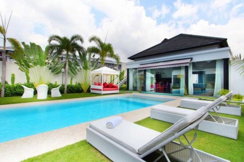 4 bedrooms Villa in Seminyak, Badung, Indonesia No. 1457 2