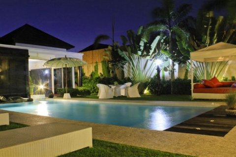 4 bedrooms Villa in Seminyak, Badung, Indonesia No. 1457 18