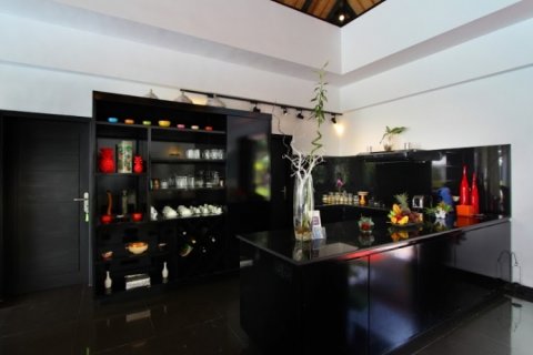 4 bedrooms Villa in Seminyak, Badung, Indonesia No. 1457 24