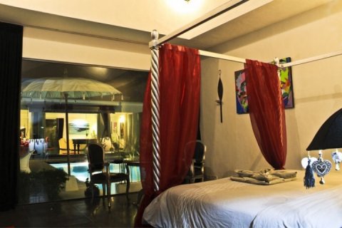4 bedrooms Villa in Seminyak, Badung, Indonesia No. 1457 12