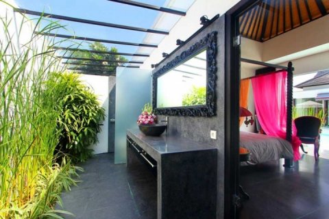 4 bedrooms Villa in Seminyak, Badung, Indonesia No. 1457 7