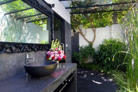 4 bedrooms Villa in Seminyak, Badung, Indonesia No. 1457 6