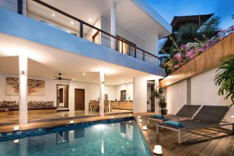 4 bedrooms Villa in Seminyak, Badung, Indonesia No. 1452 3