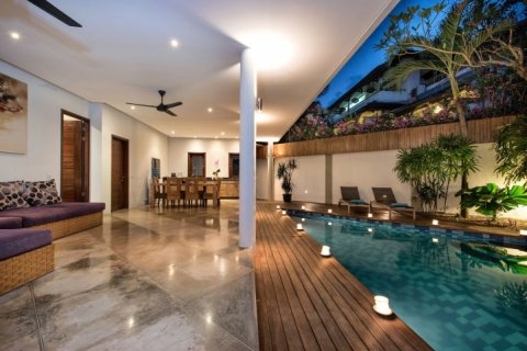 4 bedrooms Villa in Seminyak, Badung, Indonesia No. 1452 6