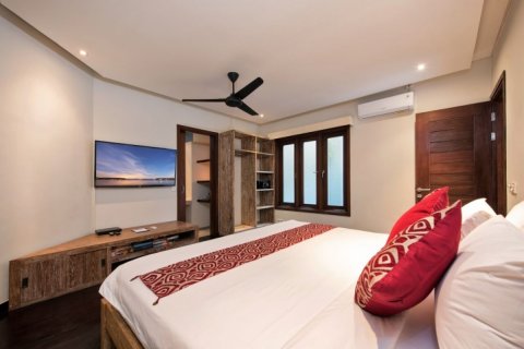 4 bedrooms Villa in Seminyak, Badung, Indonesia No. 1452 10